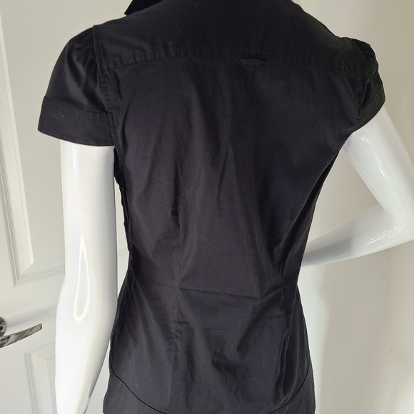 BCBGMAXAZRIA V Neck Short Sleeve Black Blouse Size Small - Picture 4 of 4